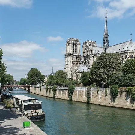 Boulevard Saint-germain Townhouse By Onefinestay